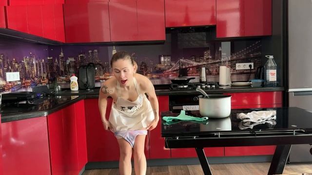 Приготовила супчик для милого. 18+. Эротика