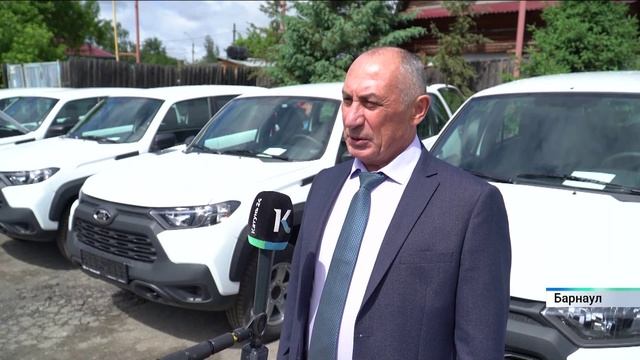 Десять новых автомобилей передали руководителям ветеринарных служб Алтайского края