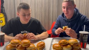 КТО БОЛЬШЕ СЪЕСТ БУРГЕРОВ⁉️ | ЧЕЛЛЕНДЖ | ТРОЩА