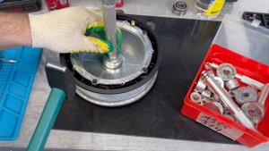 Ninebot Max G3 как заменить подшипники в моторе.