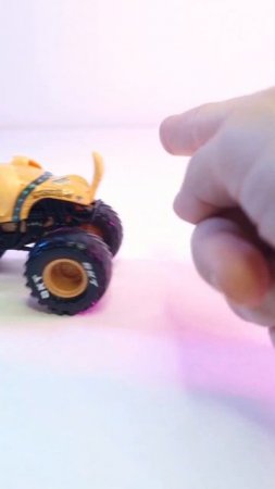 Игрушки для грузовиков-монстров