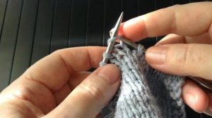 Три способа вязать классические изнаночные петли // SIBKNITTING (Канал о вязании)