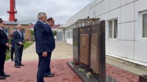Почетный гость Рамазан Абдулатипов и представители СКГА почтили память земляков погибшим в зоне СВО