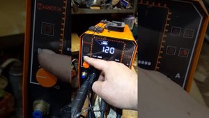 Сварочный полуавтомат HANDTEK MIG 200   индикация тест