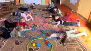 Рухлива гра "Мʼячики" у дитячому садку. #спорт #ігри #фі?