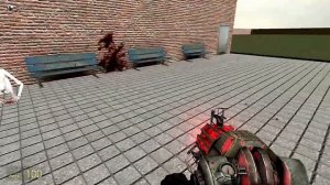 ПОБЕГ ОТ СКРОМНИКА В ОГРОМНОМ ЛАБИРИНТЕ С ПОРТАЛАМИ 2.0