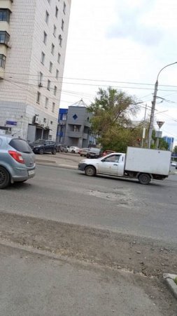 свет светофора красный