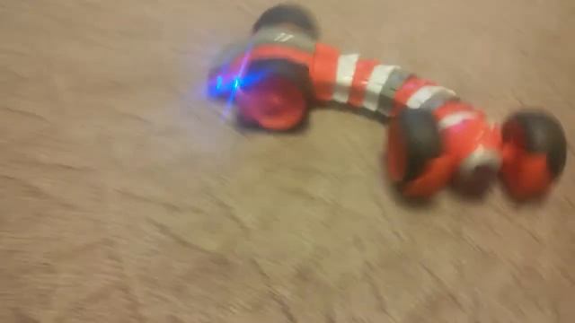 Машинка на пульте управления,,змея" смотреть онлайн