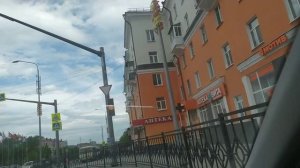 В САДУ У ДОЧЕРИ. ОПЯТЬ ОДУВАНЧИКИ.