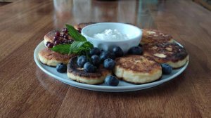 СЫРНИКИ  БЕЗ МУКИ (почти:))!!
