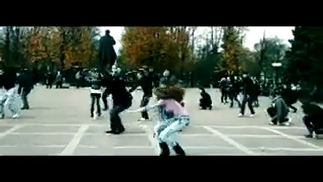 танцевальный флеш моб луганск.mp4 смотреть онлайн