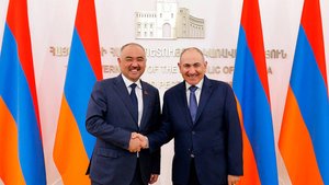 Никол Пашинян принял делегацию во главе с председателем парламента Кыргызстана