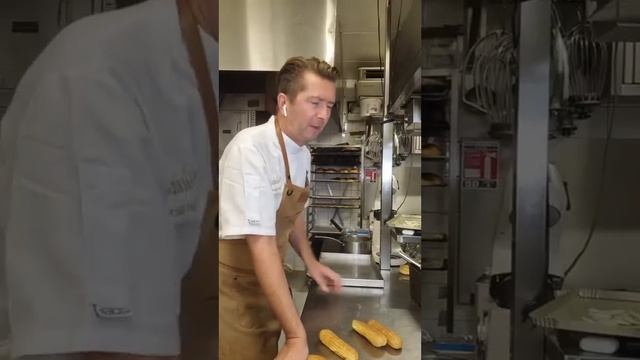 Рецепт эклеров от Александра Селезнева (часть 2) смотреть онлайн