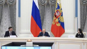 Путин рассказал, что не считает себя киборгом