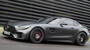 Дрифт на белом Mercedes Benz (MB)