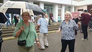 Она любила розы...... 25.05.25 Гомель парк Луначарского 🥰💫
