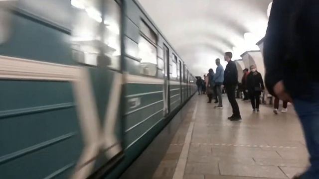 81-717/714.5М На станции Проспект Мира смотреть онлайн