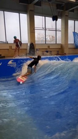 🌊 Знакомьтесь: Данила Крохин – ваш проводник в мир крутых волн! #flowmoscow #флоумоскоу #сёрфинг