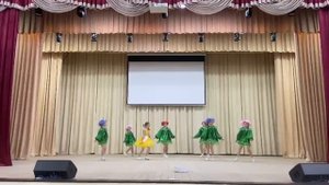 танец "На полянке"