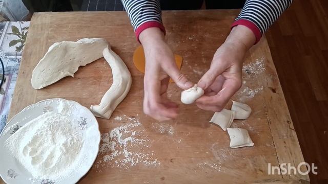ГОТОВЛЮ КУТАБЫ!! С НАЧИНКОЙ МОЖНО ИМПРОВИЗИРОВАТЬ!! смотреть онлайн