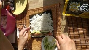 Пробуем Японию на вкус. Готовим роллы.