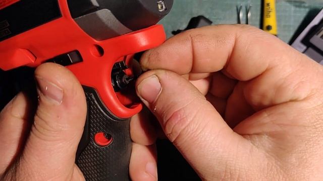 Milwaukee 2953-20 🥲 клавіша 🤬 #milwaukee #repair #riview #tools смотреть онлайн