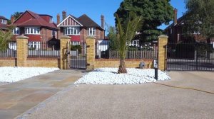 Мистер Макс Макс сделал платья для Кати