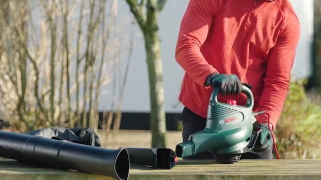 Садова повітродувка-пилосос Bosch UniversalGardenTidy 3000 06008B1001