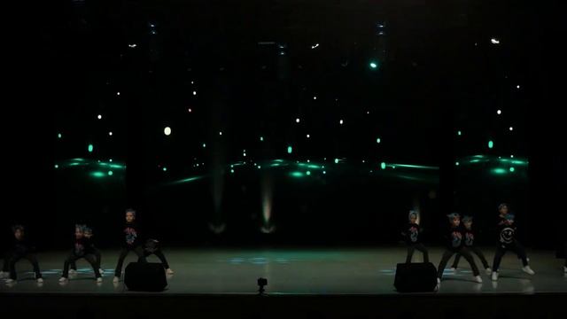 12. Телефоны (общий план) смотреть онлайн