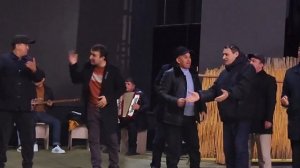 СУРУДИ ЭЙ ХУДО МЕГУМ ҲАМИ САНАМ КИ БОША ТАЁРИ ДАР КОНС?