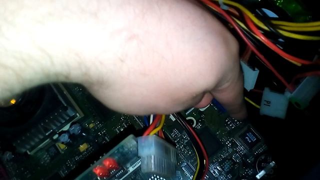 Восьмой Marl и победа над материнской платой Fujitsu Siemens смотреть онлайн