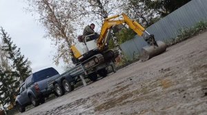 погрузка экскаватора на прицеп