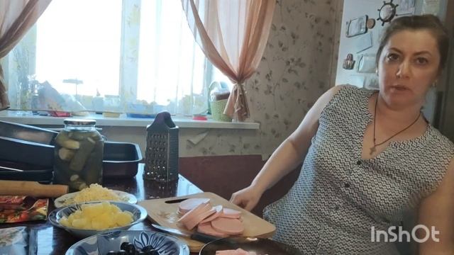 Весь день на кухне. Готовлю плов, пиццу.