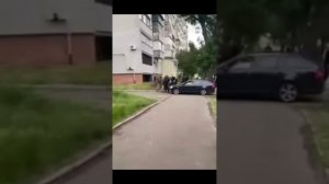 Обычные будни на Украине. ТЦК получает лещей от людей.