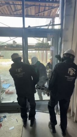 Последняя дверь на кампусе УрФУ установлена