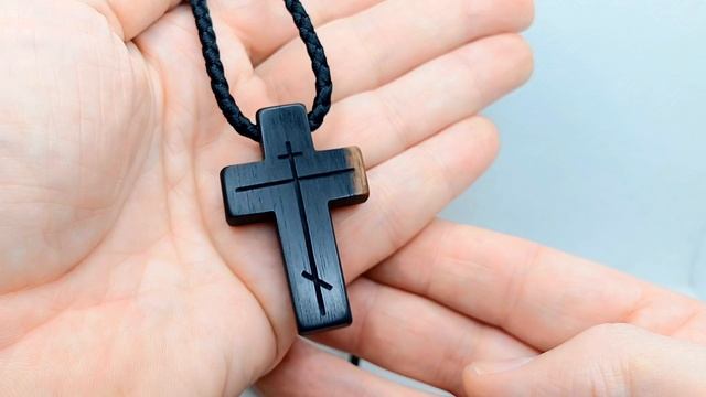 Крест из дерева из Эбена Макассара. Православный деревянный нательный крестик ручной работы.