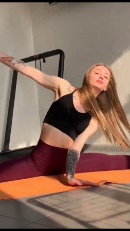 CONTORTION COACH. FLEXIBILITY BACK STRETCH.FLEXIBLE GIRL. #stretching #yoga #short #shorts #hotyoga