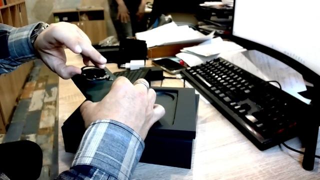 Honor Magic V3. Распаковка и включение. смотреть онлайн