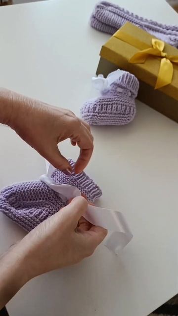 Вязаные подарки! Пинетки для малышей! #вязаниеспицами #вязание #подарокребенку #пинетки #вяжусама смотреть онлайн