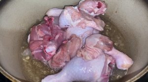 Жаркое из курицы с картошкой .