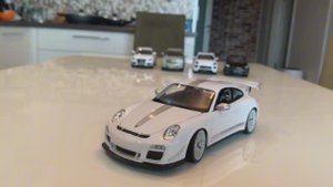 Обзор модели Porsche 911 GR3 RS 4.0 в масштабе 1:18 от Bburago