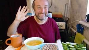 обед. строю планы на урожай, которого ещё нет. мукбанг. обжор. еда на камеру. диета. шизофрения.