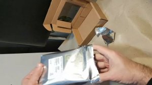 Розпакування жорсткого диска Western Digital Ultrastar DC HC320 з Rozetk