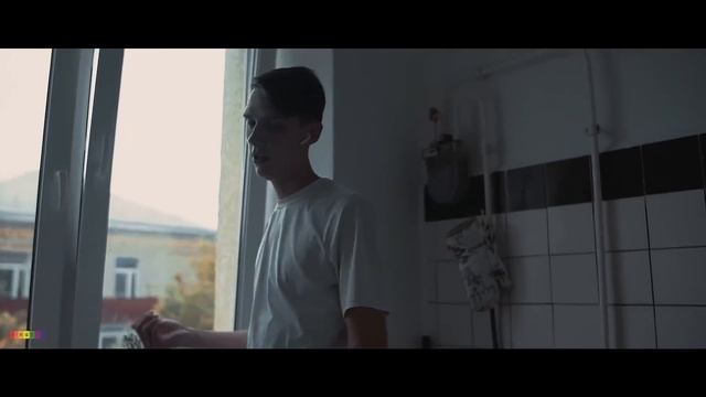 ТИМА БЕЛОРУССКИХ КЛИП МОКРЫЕ КРОССЫ смотреть онлайн