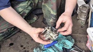 Запуск старого лодочного мотора.mp4
