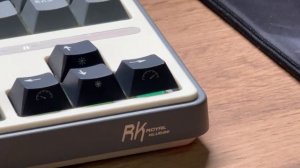 С этой клавиатурой что-то не так? ХМ.... Royal Kludge R87 PRO