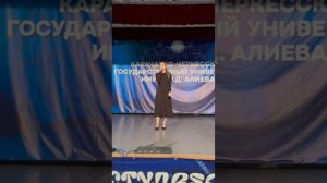 Студентка Медицинского института СКГА Болатчиева Замира исполнила песню "Баллада о матери"