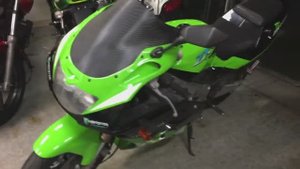 Kawasaki ZXR250 1991-1999 Official Video