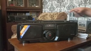 Ретро бумбокс HITACHI TRK-3D90W
