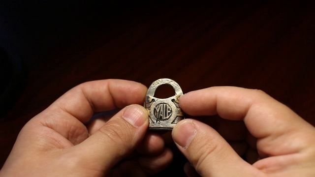 Навесной замок Yale модель Standard